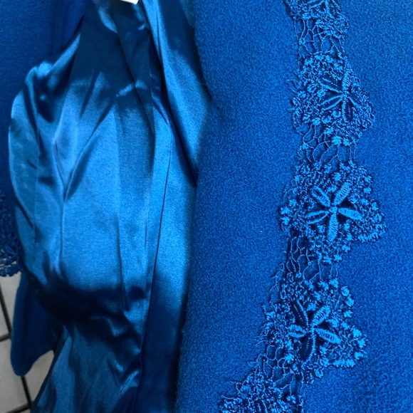 Bloomingdales cropped wool single button blazer - Picture 7 of 8